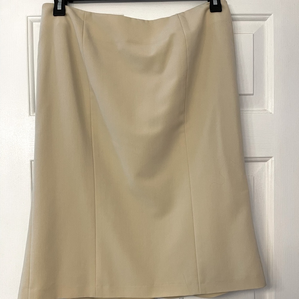 Womens Madison Studio Skirt. Size 10